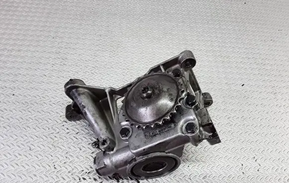 Audi A6 S6 C5 4B Oil pump 059115105G 670815781