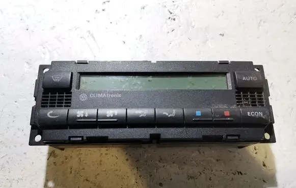Volkswagen PASSAT B5.5 Climate control unit