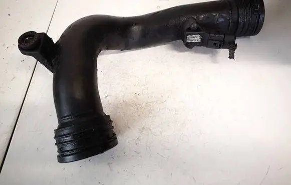 Volkswagen PASSAT B6 Intercooler hose/pipe 1k0145770d 1k0145762ad