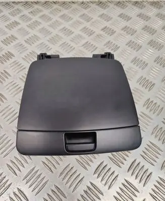 Hyundai i30 Glove box 847702L000