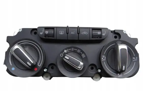 Audi Q3 8U Climate control unit 8U0820047A