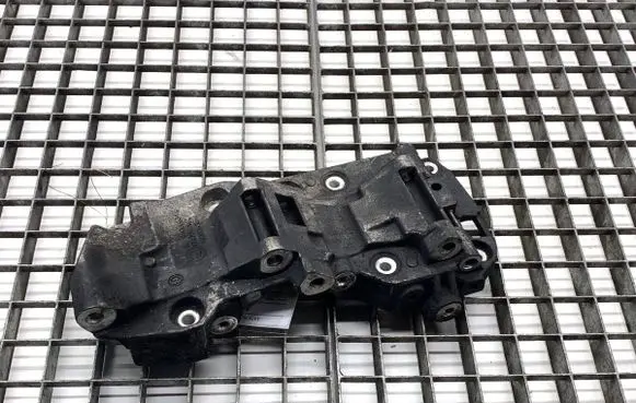 BMW X6 F16 Generator/alternator bracket 8506863