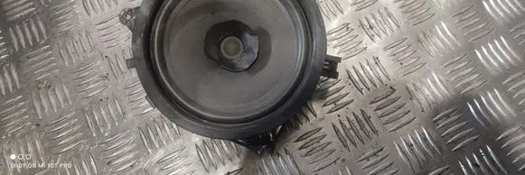 Volvo V70 Front door speaker 30679498