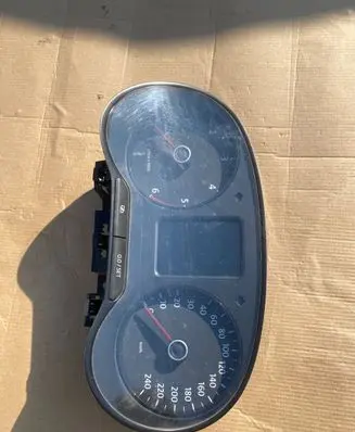 Volkswagen Polo V 6R Speedometer (instrument cluster) 6R0920861J 132770096