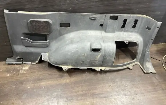 Mitsubishi Pajero Centre console side trim rear 