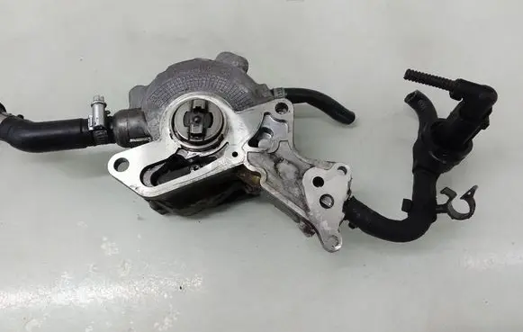 Volkswagen Sharan Vacuum pump 038145209E