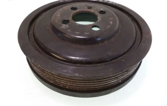 Volkswagen Golf V Crankshaft pulley 03G105243