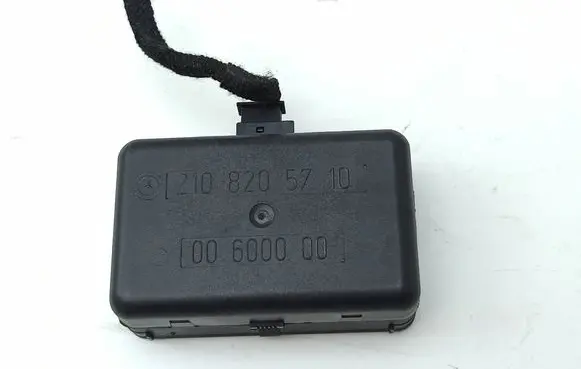 Mercedes-Benz C W203 Rain sensor 2108205710 00600000