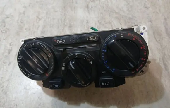 Nissan Tiida C11 Climate control unit 5027032031