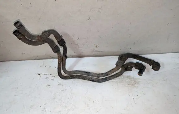 Volkswagen PASSAT B6 Engine coolant pipe/hose