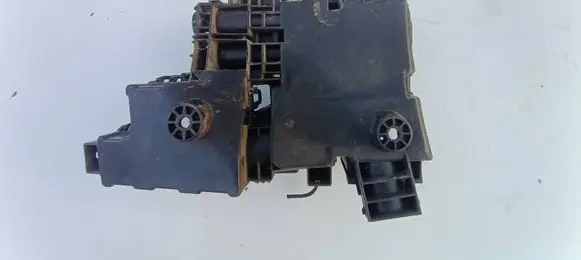 Nissan X-Trail T32 Battery relay fuse 