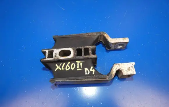 Volvo XC60 Engine mount bracket 31330594 532E37