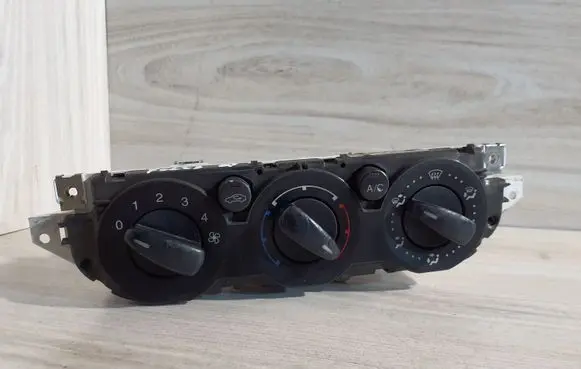 Ford Focus Climate control unit 7M5T19980AA