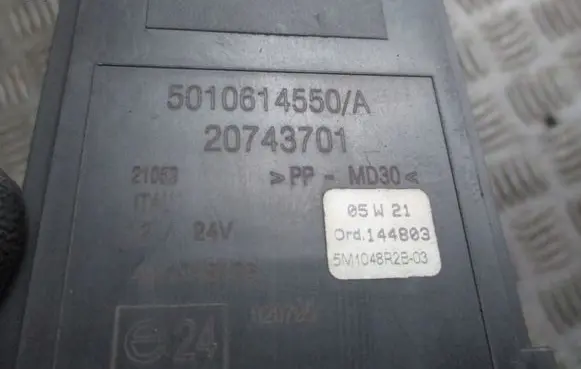Renault Clio III Voltage converter/converter module 5010614550A