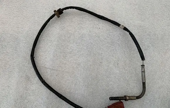 Volkswagen PASSAT B6 Exhaust gas temperature sensor 03L906088N