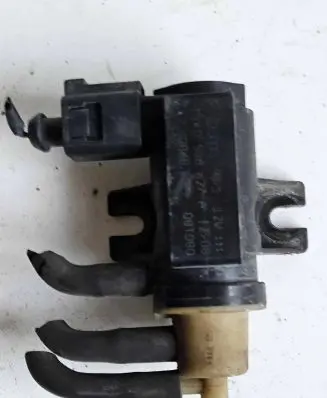 Volkswagen Touran II Vacuum valve 1K0906627A 08T080 70086800