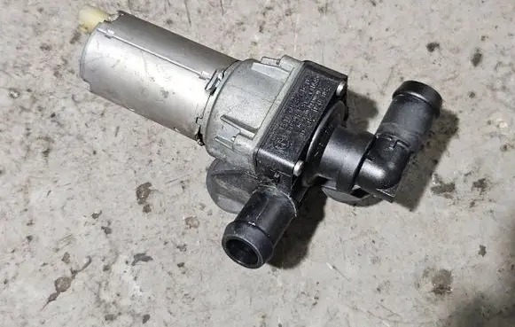 BMW 3 E90 E91 Electric auxiliary coolant/water pump 6928246