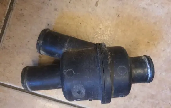 Rover 214 - 216 - 220 Thermostat/thermostat housing PA66GF30