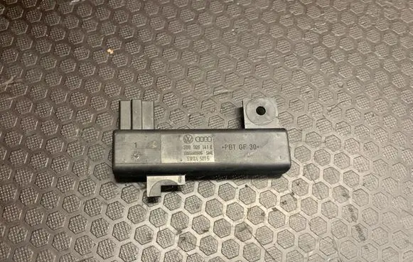 Volkswagen Touareg I Interior comfort aerial antenna 5WK45015 3D0909141E