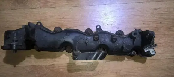 Ford Mondeo Mk III Intake manifold 2s7q9424bd 2s7q-9424-bd