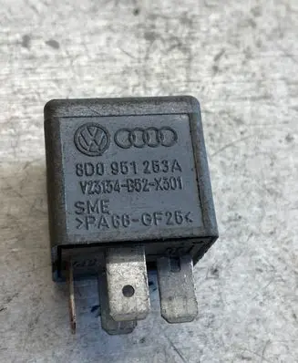 Audi A4 S4 B5 8D Other relay 8d0951253a