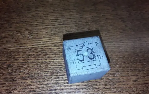 Volkswagen PASSAT B5.5 Other relay 141951253B