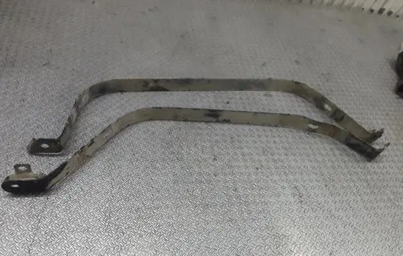 Audi A6 S6 C6 4F Fuel tank mounting bracket 4F0201653D