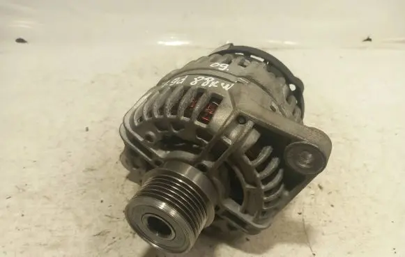 Opel Zafira B Generator/alternator 12090284125N