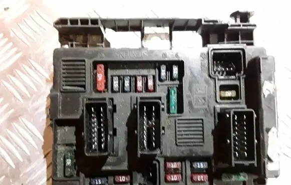 Citroen C3 Fuse module BSMB2