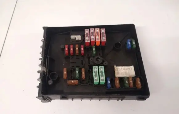 Volkswagen Golf V Fuse box set 1k0937125a