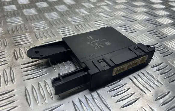Toyota RAV 4 (XA50) Air conditioner control unit module 8865042811