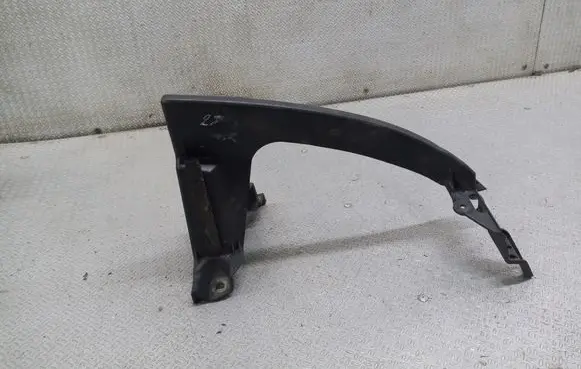Front bumper mounting bracket