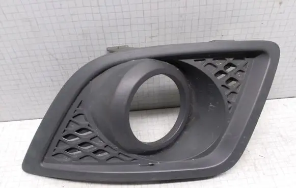 Ford Fiesta Front fog light trim/grill 6S6119953BCW