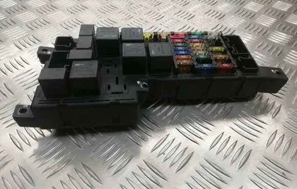 Volvo S60 Fuse module 8678449 518828017