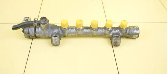 Mazda 6 Fuel line pipe SH01