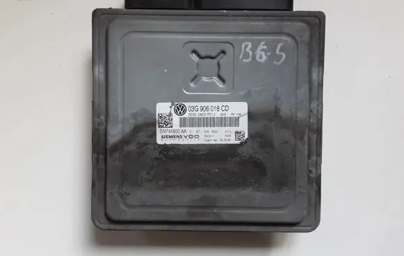 Volkswagen PASSAT B6 Engine control unit/module 03G906018CD