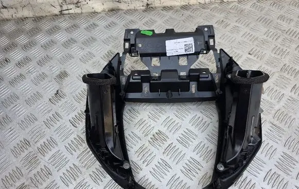 Dash center air vent grill