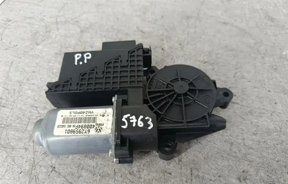 Volkswagen Polo IV 9N3 Front door window regulator motor 6Y2959801