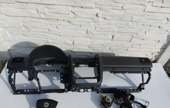 Volkswagen Golf V Dashboard glove box trim 