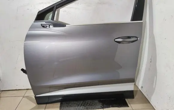 Audi Q4 e-tron Front door