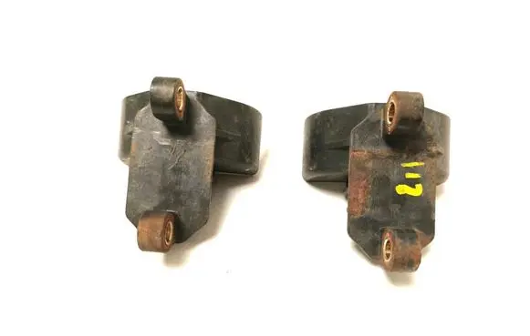 Radiator mount bracket