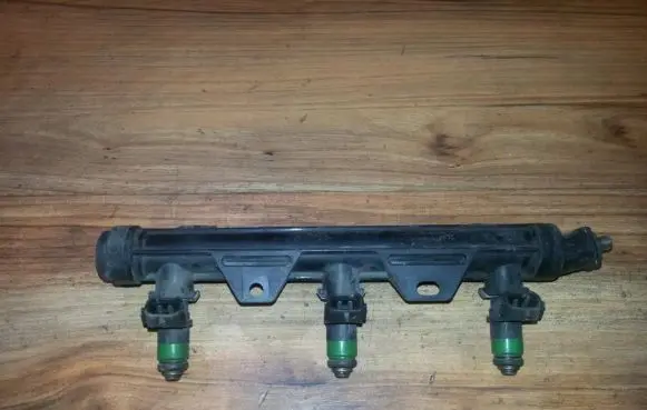 Volkswagen Polo IV 9N3 Fuel main line pipe 03E133320A