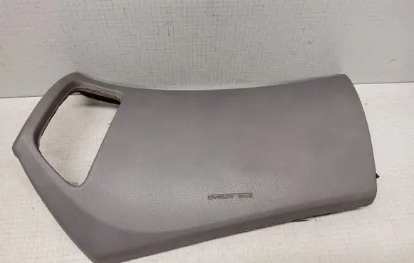 Nissan Primera Dashboard side end trim 68200AV600