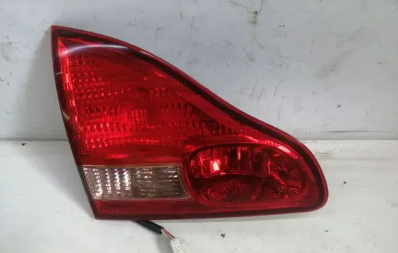 Toyota Avensis Verso Tailgate rear/tail lights