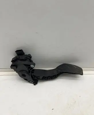 Nissan X-Trail T32 Accelerator throttle pedal 180024CL0B 6PV31240402