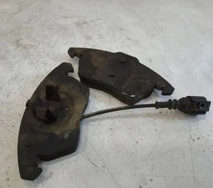 Volkswagen Golf Plus Brake pads (front) 