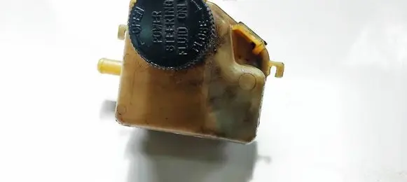 Mazda 5 Power steering fluid tank/reservoir