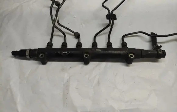 Volvo S80 Fuel main line pipe 8658252 0445215010
