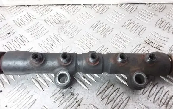 Toyota Corolla Verso E121 Fuel main line pipe