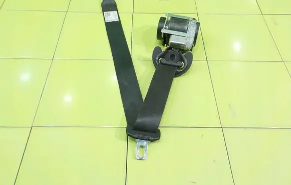 Volkswagen Golf VI Front seatbelt 1K4857706BK BEZPIECZENSTWA